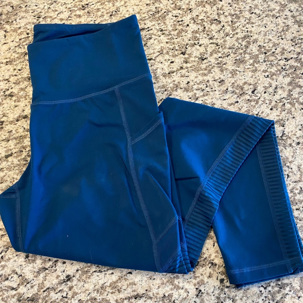 Blue ankle-length leggings from Old Navy Active